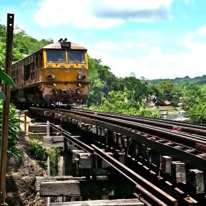 Kanchanaburi rio kwai tren